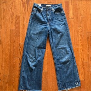 Levis Ribcage Wide Leg Jeans - size 28